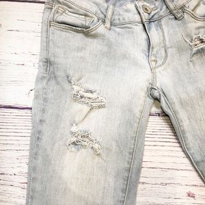 Bullhead distressed skinny jeans
